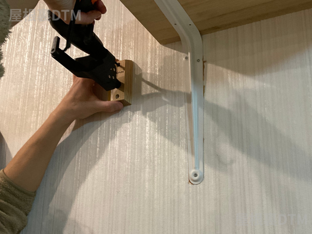 ギターハンガー施工