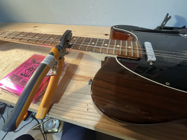 エレキギター弦交換