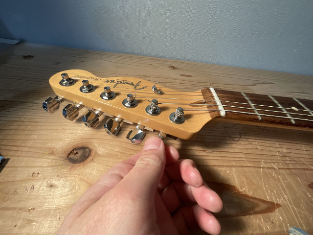 エレキギター弦交換